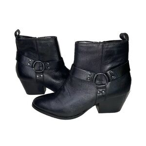 House of Harlow Black Leather Ankle Boots